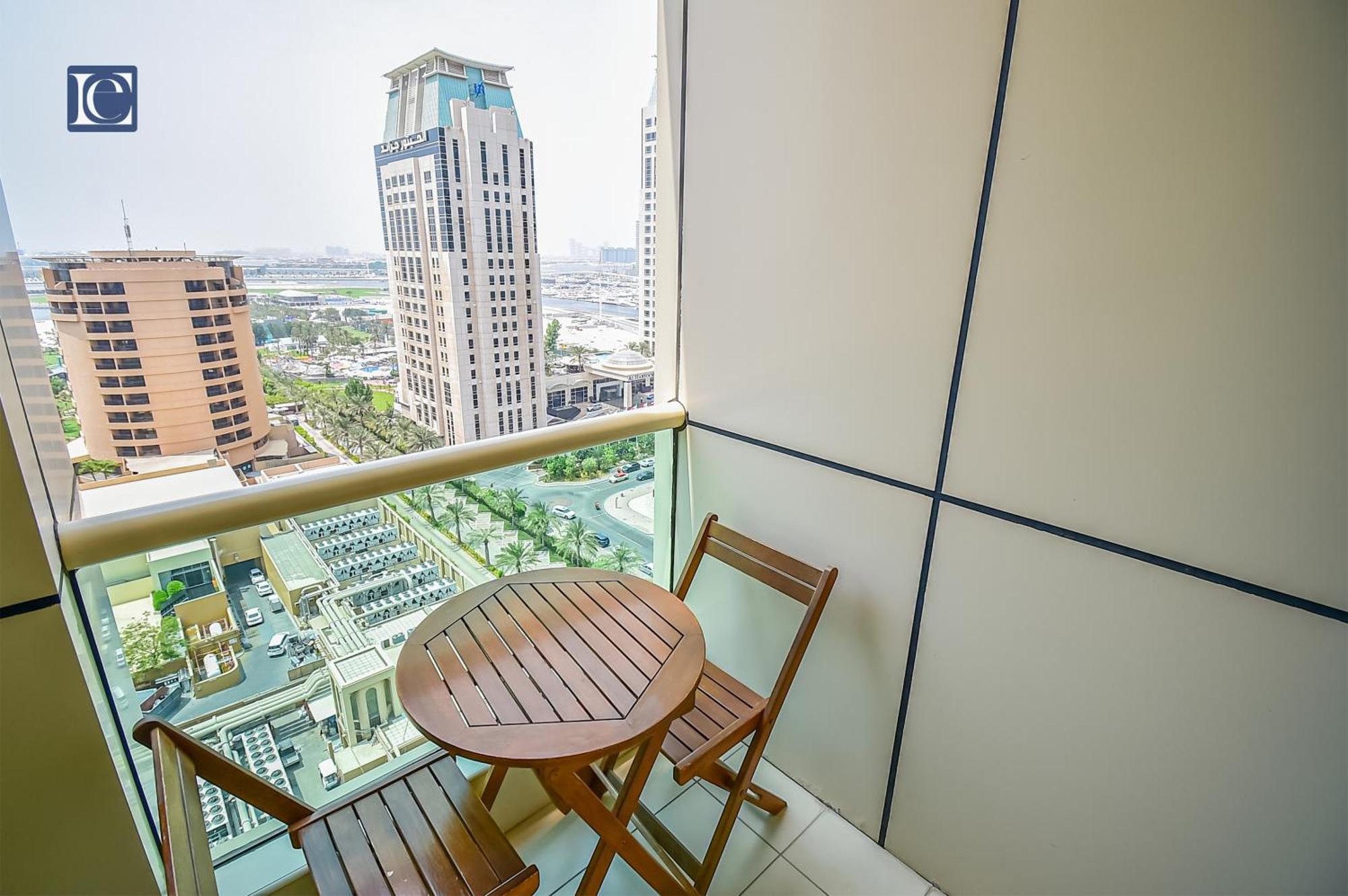 Luxury Escapes - Furnished Studio With Balcony In Royal Oceanic دبي المظهر الخارجي الصورة