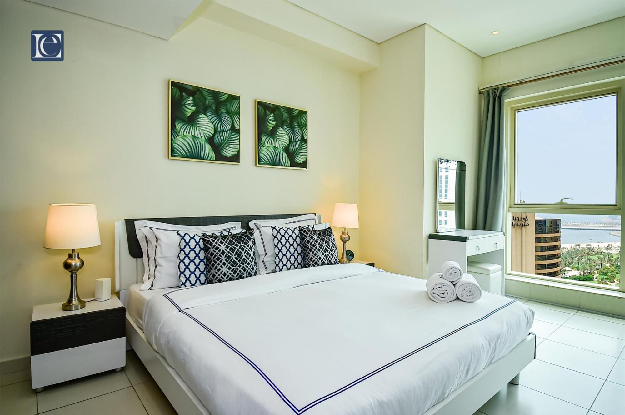 Luxury Escapes - Furnished Studio With Balcony In Royal Oceanic دبي المظهر الخارجي الصورة